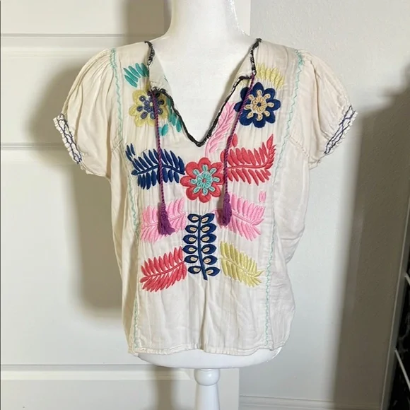 EUC Anthropologie Embroidered Off White Boho Top Small - Picture 2 of 8